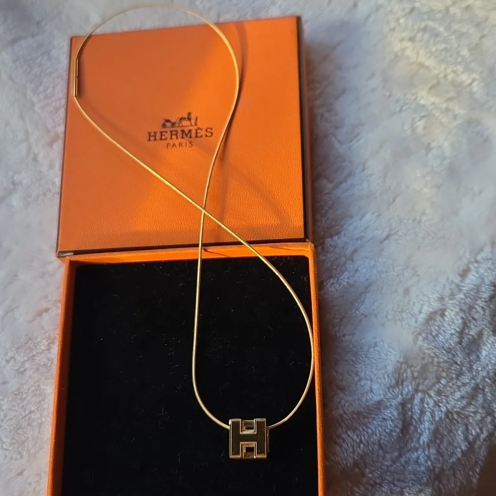 Hermes elegant necklace